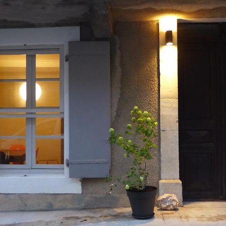 Bed and Breakfast Le Ciel Par-Dessus Le Toit Salavas Exterior foto