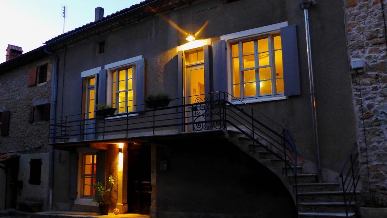 Bed and Breakfast Le Ciel Par-Dessus Le Toit Salavas Exterior foto