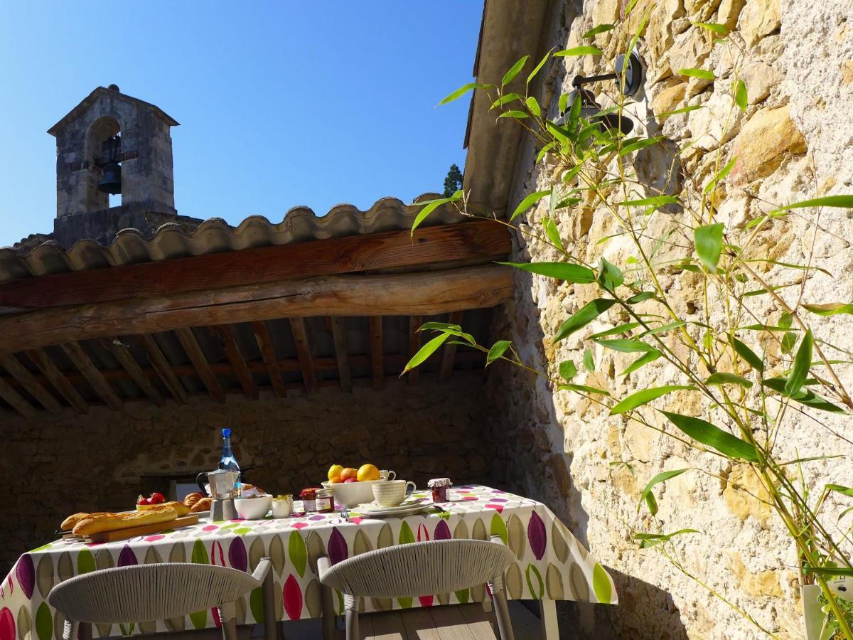 Bed and Breakfast Le Ciel Par-Dessus Le Toit Salavas Exterior foto